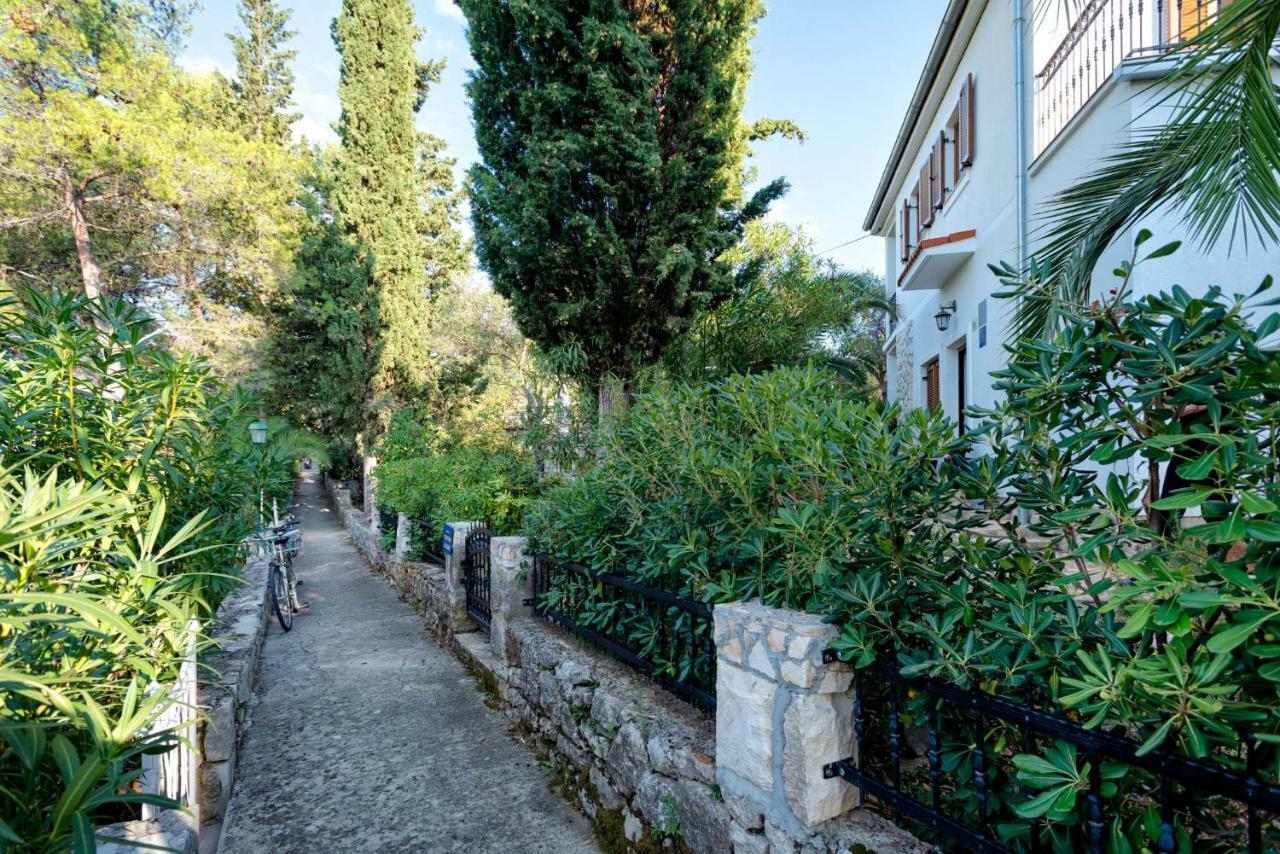 Apartmani Zlataric Stari Grad  Exterior foto