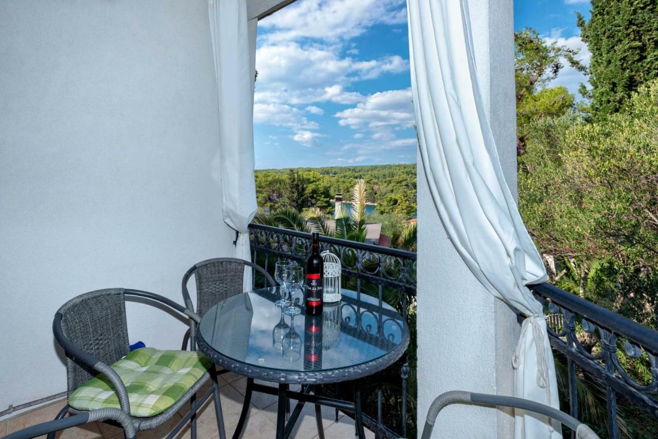 Apartmani Zlataric Stari Grad  Exterior foto