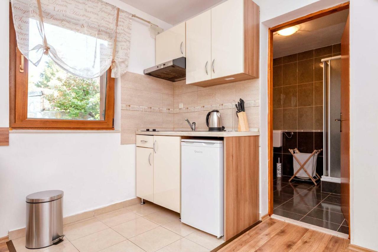 Apartmani Zlataric Stari Grad  Exterior foto